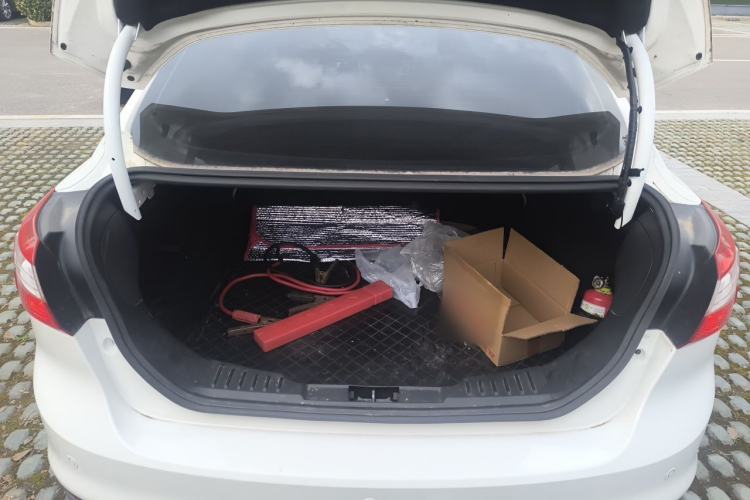 Used Ford Focus 2012 Sedan 1.6L Automatic Fashion Edition Trunk