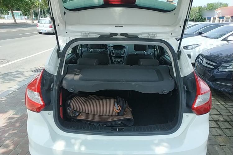 Used Ford Focus 2012 Hatchback 1.6L Manual Comfort Model Trunk