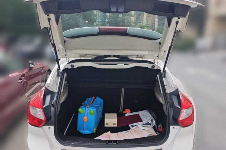 Used Ford Focus 2012 Hatchback 1.6L Automatic Fashion Edition Trunk