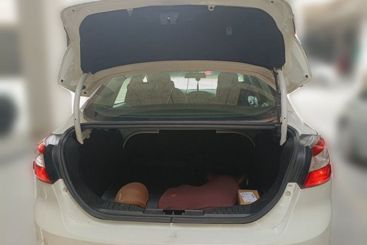 Used Ford Focus 2012 Sedan 1.6L Automatic Fashion Edition Trunk