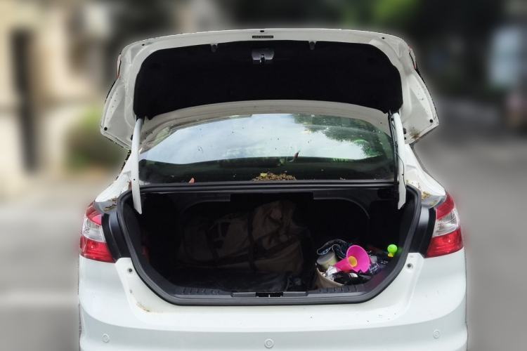 Used Ford Focus 2012 Sedan 1.6L Automatic Fashion Edition Trunk