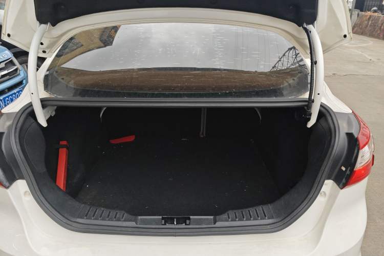 Used Ford Focus 2012 Sedan 2.0L Automatic Flagship Model Trunk