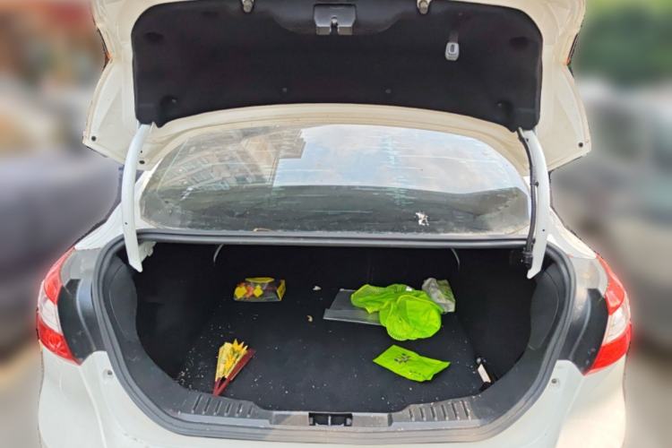 Used Ford Focus 2012 Sedan 1.6L Automatic Fashion Edition Trunk