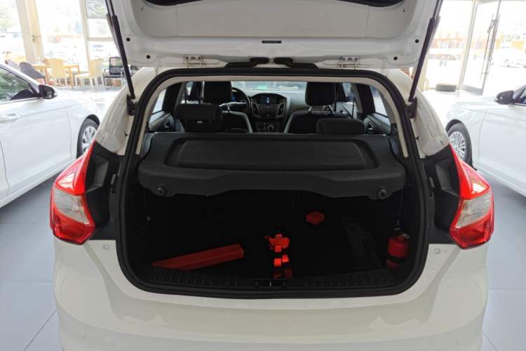 Used Ford Focus 2012 Hatchback 1.6L Automatic Comfort Model Trunk
