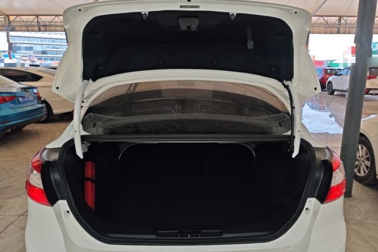 Used Ford Focus 2012 Sedan 1.6L Automatic Fashion Edition Trunk