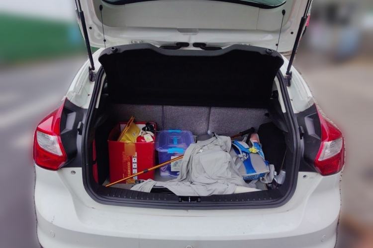Used Ford Focus 2012 Hatchback 1.6L Automatic Fashion Edition Trunk
