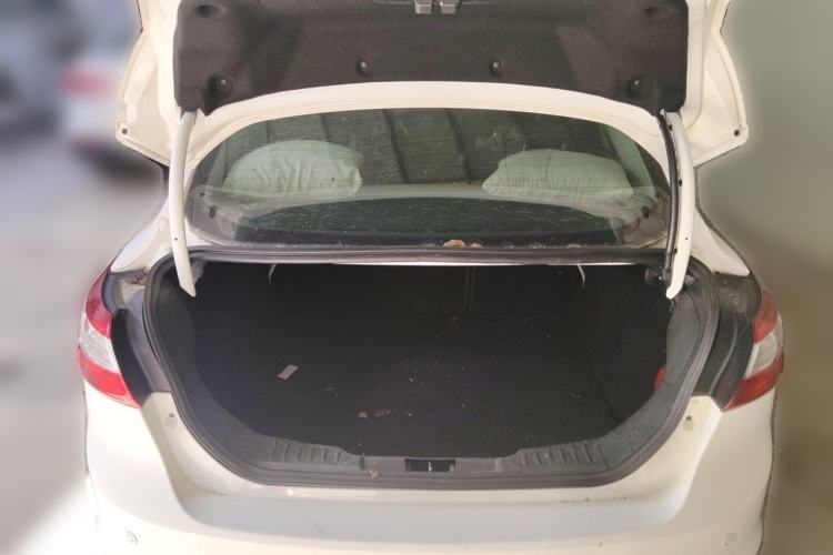 Used Ford Focus 2012 Sedan 1.6L Automatic Fashion Edition Trunk