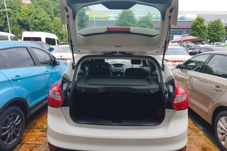Used Ford Focus 2012 Hatchback 1.6L Automatic Comfort Model Trunk