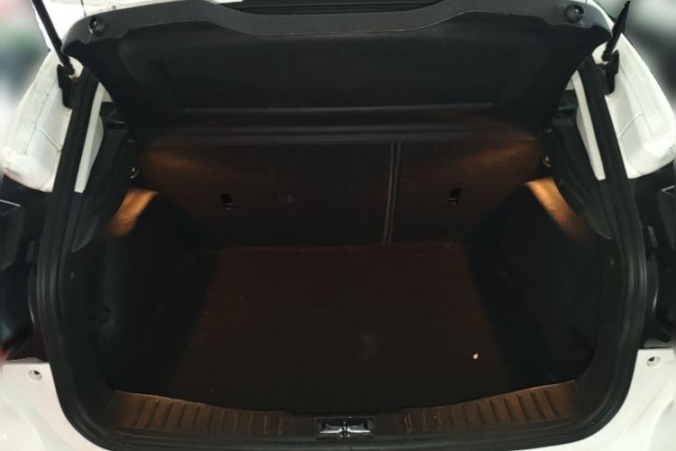Used Ford Focus 2012 Hatchback 1.6L Automatic Fashion Edition Trunk
