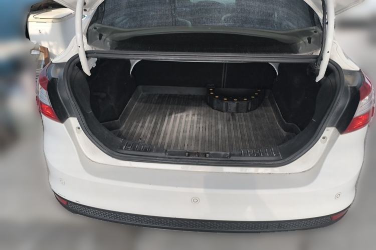 Used Ford Focus 2012 Sedan 1.6L Automatic Fashion Edition Trunk
