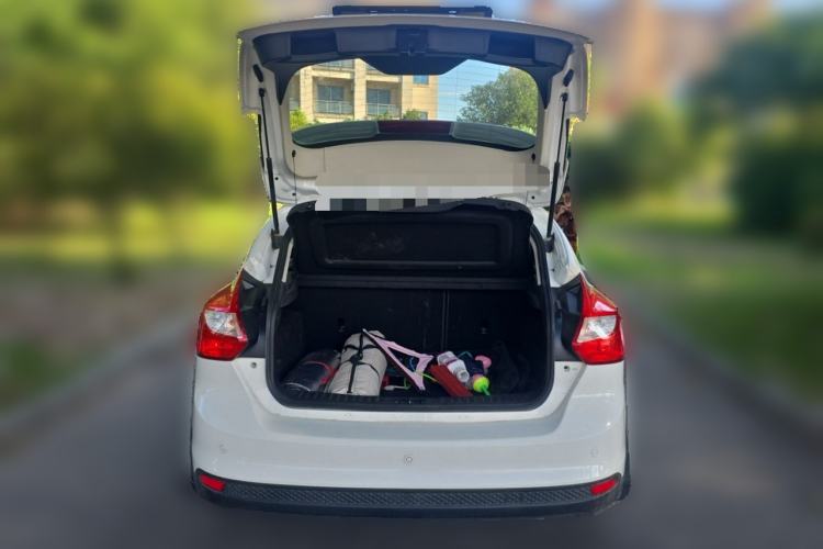 Used Ford Focus 2012 Hatchback 1.6L Automatic Fashion Edition Trunk