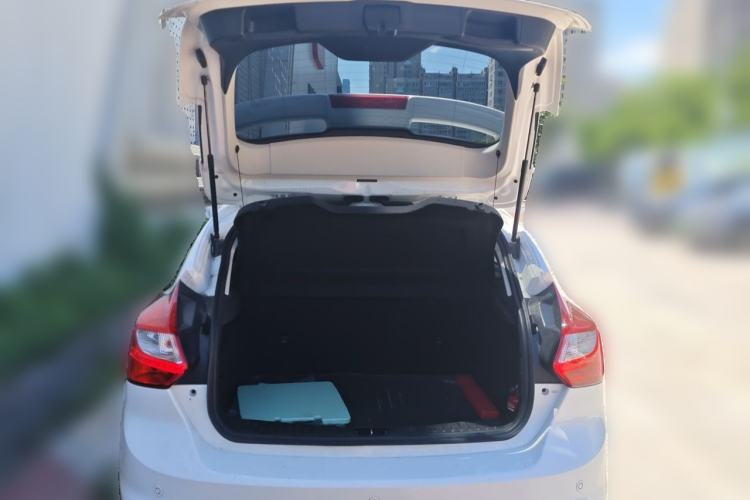 Used Ford Focus 2012 Hatchback 2.0L Automatic Luxury Sport Model Trunk