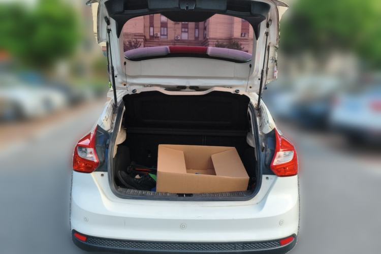 Used Ford Focus 2012 Hatchback 1.6L Automatic Fashion Edition Trunk
