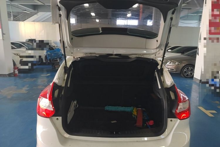 Used Ford Focus 2012 Hatchback 1.6L Automatic Fashion Edition Trunk