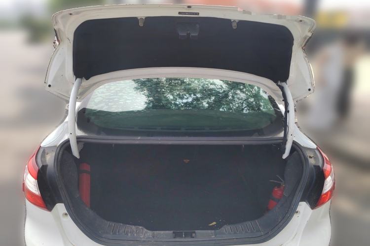 Used Ford Focus 2012 Sedan 1.6L Manual Fashion Edition Trunk