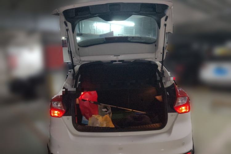 Used Ford Focus 2012 Hatchback 1.6L Automatic Fashion Edition Trunk