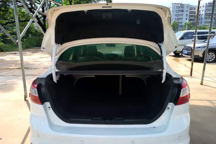 Used Ford Focus 2012 Sedan 1.6L Automatic Comfort Model Trunk