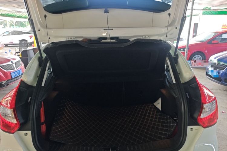 Used Ford Focus 2012 Hatchback 1.6L Automatic Fashion Edition Trunk