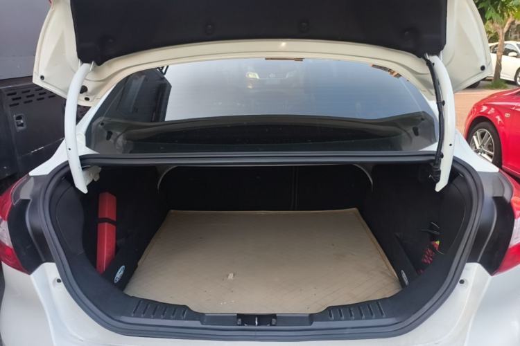 Used Ford Focus 2012 Sedan 1.6L Automatic Fashion Edition Trunk