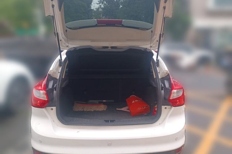 Used Ford Focus 2012 Hatchback 1.6L Automatic Fashion Edition Trunk