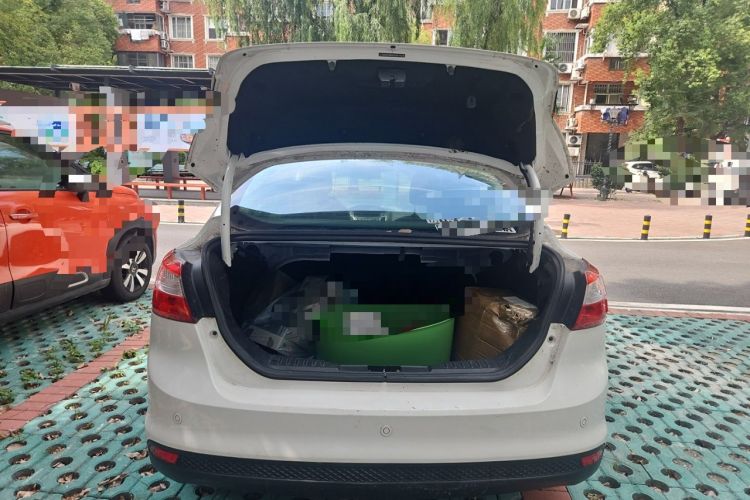 Used Ford Focus 2012 Sedan 1.6L Automatic Fashion Edition Trunk