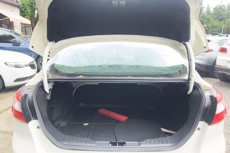 Used Ford Focus 2012 Sedan 1.6L Automatic Fashion Edition Trunk