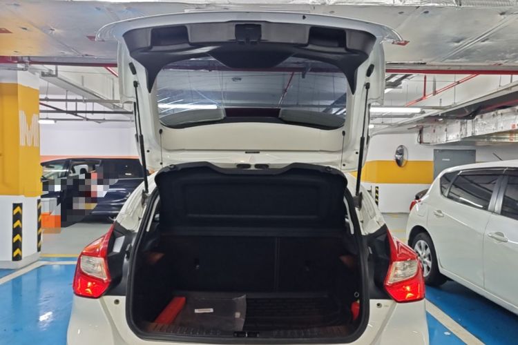 Used Ford Focus 2012 Hatchback 1.6L Automatic Fashion Edition Trunk
