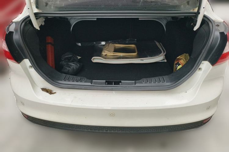 Used Ford Focus 2012 Sedan 1.6L Automatic Fashion Edition Trunk