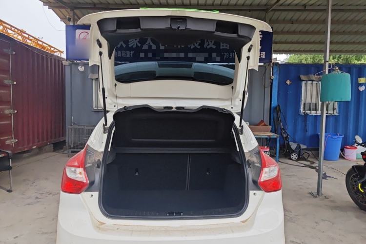 Used Ford Focus 2012 Hatchback 2.0L Automatic Luxury Sport Model Trunk