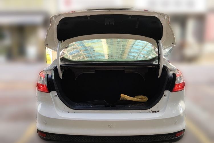 Used Ford Focus 2012 Sedan 1.6L Automatic Fashion Edition Trunk