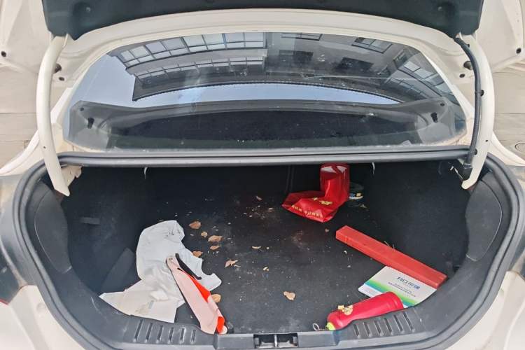 Used Ford Focus 2012 Sedan 1.6L Manual Fashion Edition Trunk