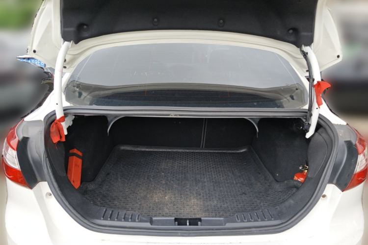 Used Ford Focus 2012 Sedan 1.6L Automatic Fashion Edition Trunk