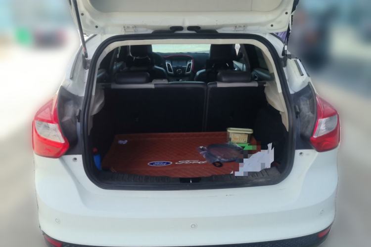 Used Ford Focus 2012 Hatchback 1.6L Manual Fashion Edition Trunk