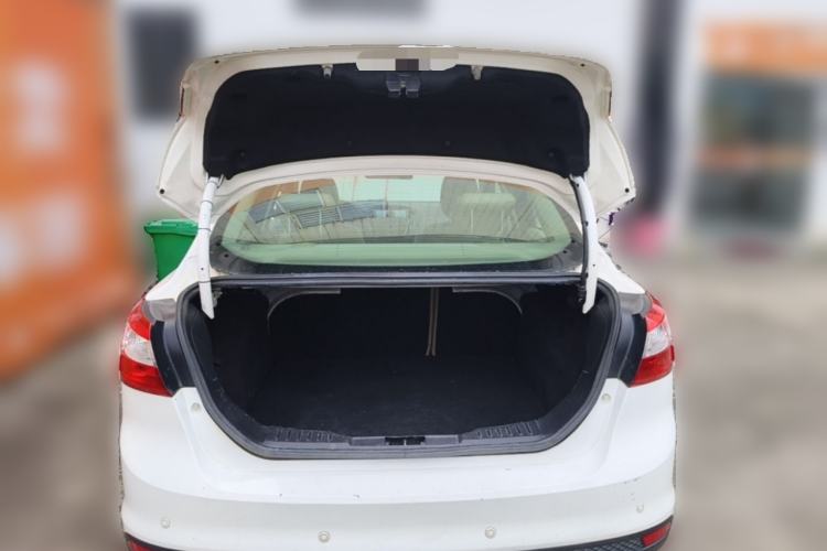 Used Ford Focus 2012 Sedan 1.6L Automatic Comfort Model Trunk