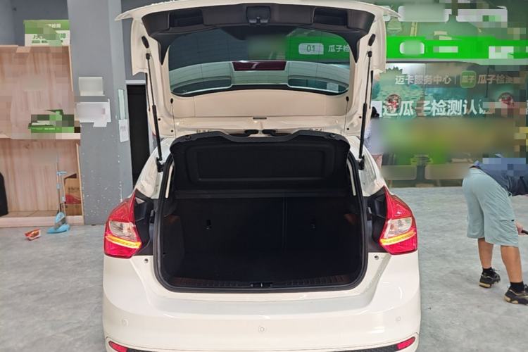 Used Ford Focus 2012 Hatchback 2.0L Automatic Luxury Sport Model Trunk