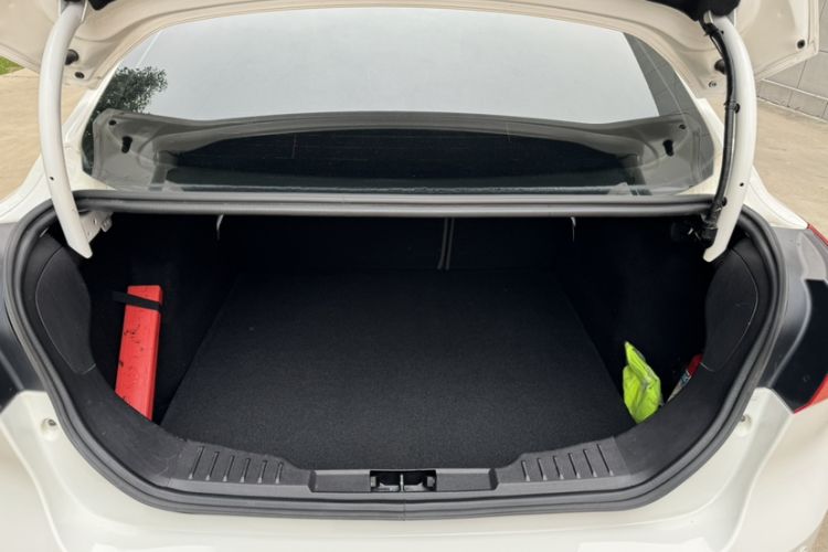 Used Ford Focus 2012 Sedan 1.6L Automatic Comfort Model Trunk
