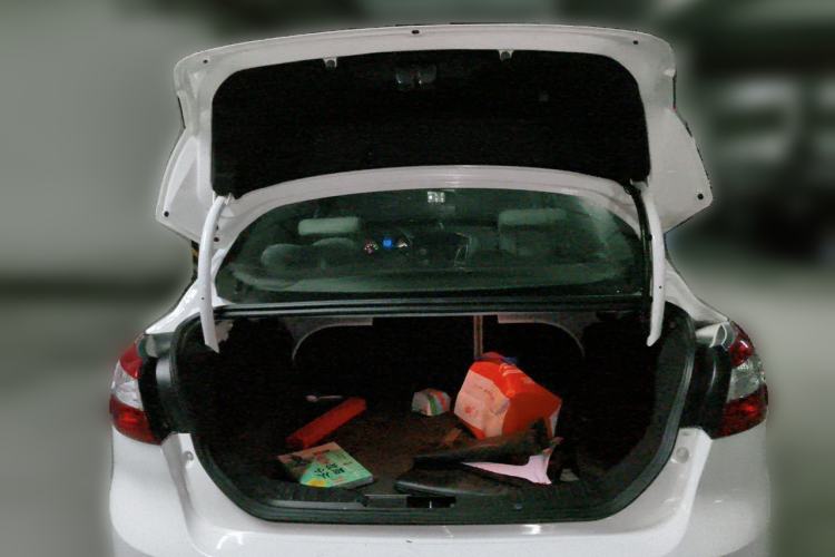 Used Ford Focus 2012 Sedan 1.6L Manual Comfort Model Trunk