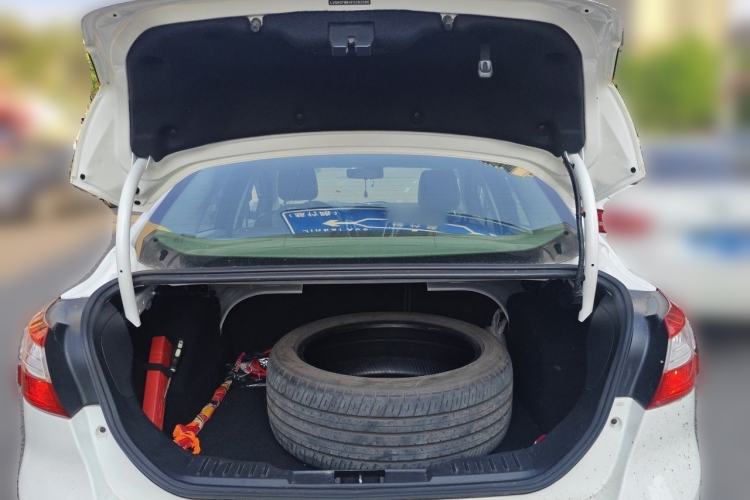Used Ford Focus 2012 Sedan 1.6L Manual Fashion Edition Trunk