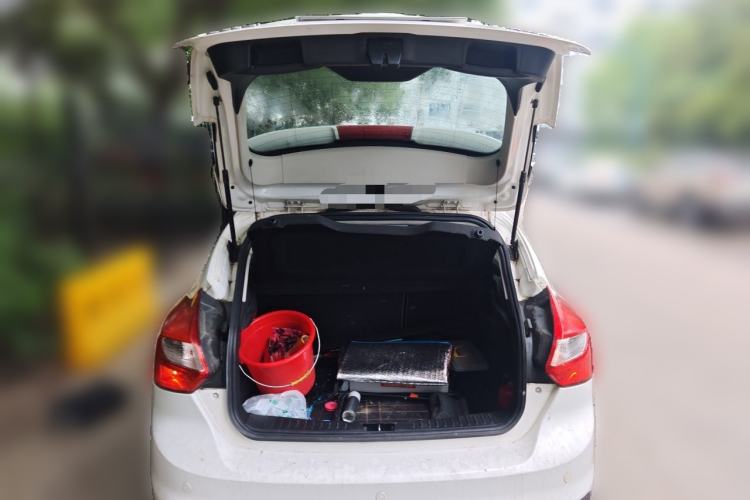 Used Ford Focus 2012 Hatchback 1.6L Manual Fashion Edition Trunk
