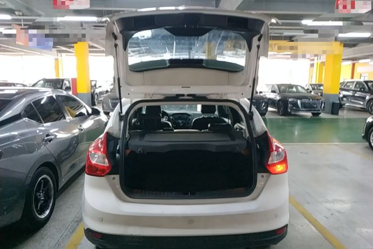 Used Ford Focus 2012 Hatchback 1.6L Automatic Fashion Edition Trunk