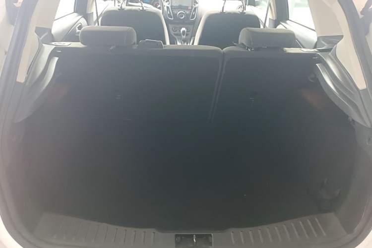 Used Ford Focus 2012 Hatchback 1.6L Automatic Comfort Model Trunk