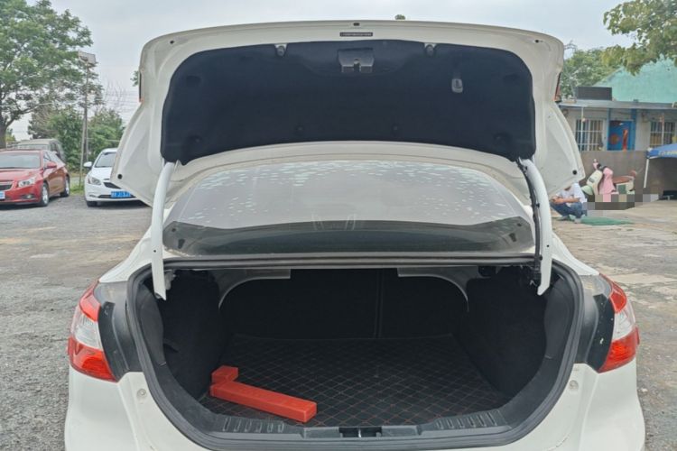 Used Ford Focus 2012 Sedan 1.6L Automatic Comfort Model Trunk