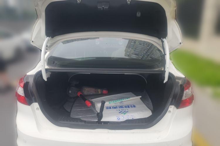 Used Ford Focus 2012 Sedan 1.6L Manual Fashion Edition Trunk