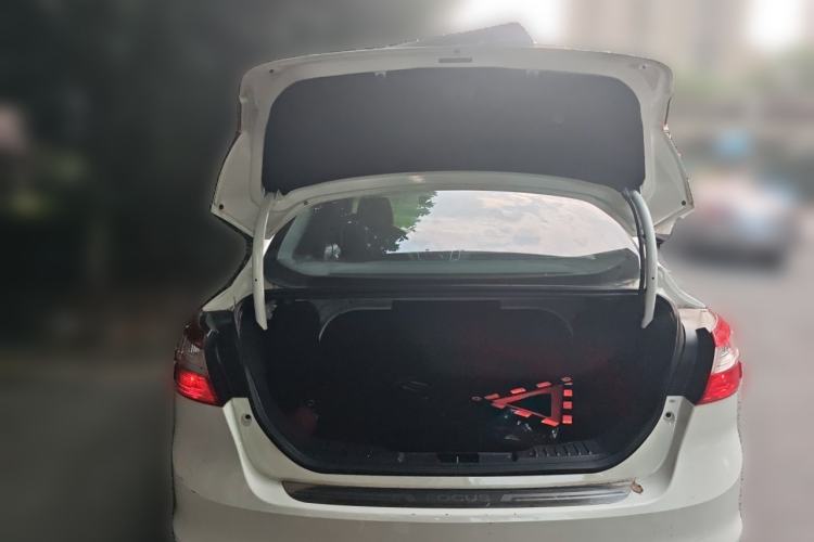 Used Ford Focus 2012 Sedan 1.6L Automatic Comfort Model Trunk