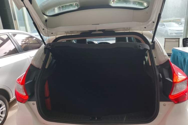 Used Ford Focus 2012 Hatchback 2.0L Automatic Luxury Sport Model Trunk