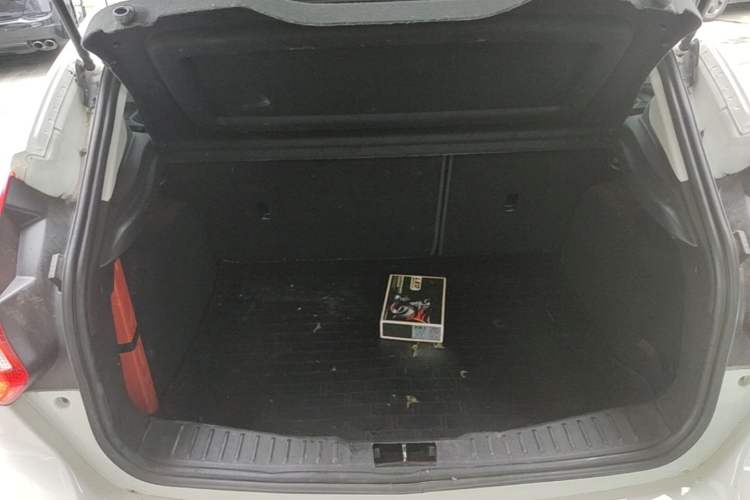 Used Ford Focus 2012 Hatchback 1.6L Automatic Fashion Edition Trunk