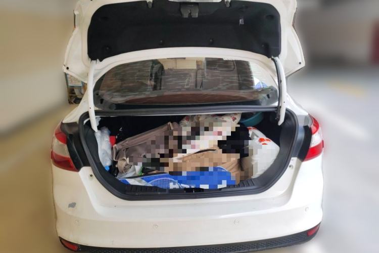Used Ford Focus 2012 Sedan 1.6L Manual Comfort Model Trunk