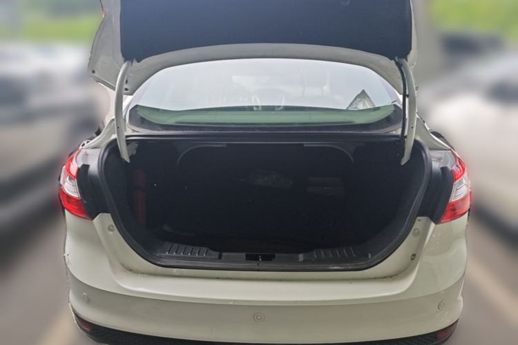 Used Ford Focus 2012 Sedan 1.6L Automatic Fashion Edition Trunk