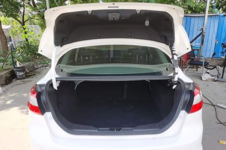 Used Ford Focus 2012 Sedan 1.6L Automatic Comfort Model Trunk