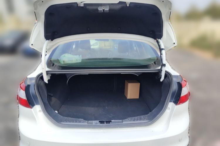 Used Ford Focus 2012 Sedan 1.6L Automatic Fashion Edition Trunk